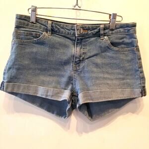 H&M Denim Jean‎ Shorts Women's Comfortable Back Pockets Breathable Short Size 8